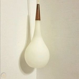 2 MID CENTURY DANISH HOLMEGAARD STYLE PENDANT LIGHT TEAK OPAQUE GLASS TEARDROPS